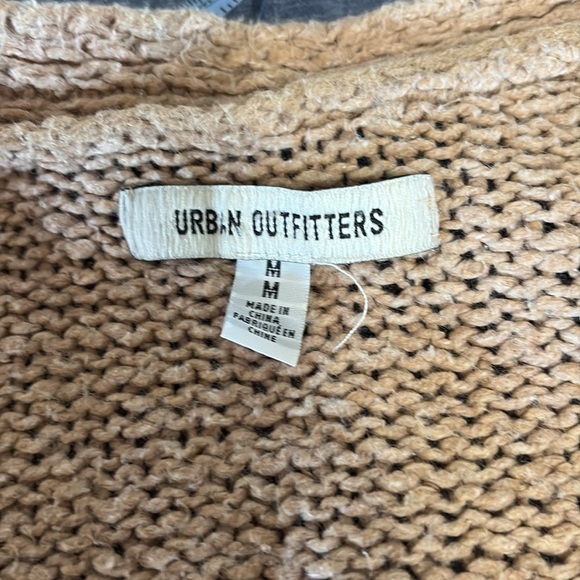 Urban Outfitters Women’s Size Medium Large Knit Oversized Tan Sweater - Picture 3 of 6